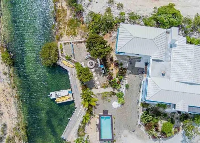 Villa Serenity By The Water- One Bedroom Water View SuiteVilla